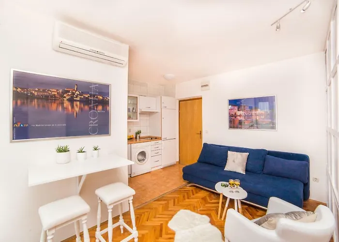 Апартаменты Marivan Centar&beach Макарска