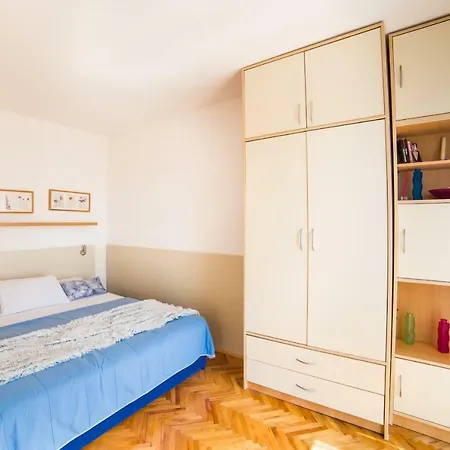 Διαμέρισμα Marivan Centar&beach *